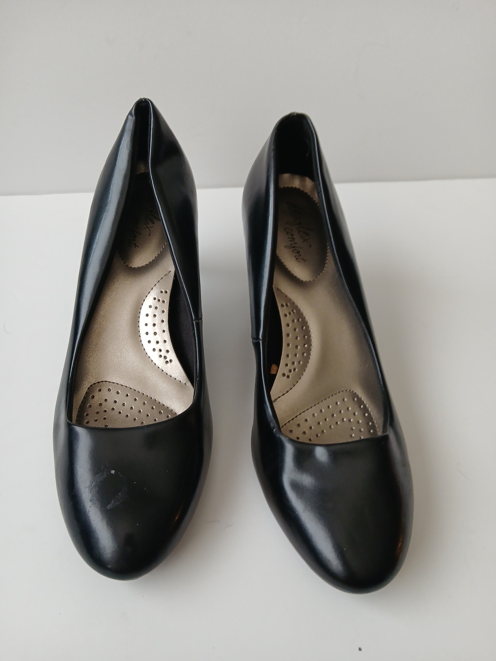 Black Deflex Women's Classic Round-Toe Pumps, Size 10W
